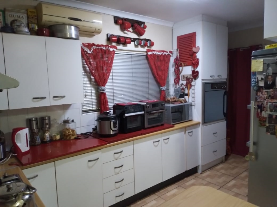 2 Bedroom Property for Sale in Vaalpark Free State